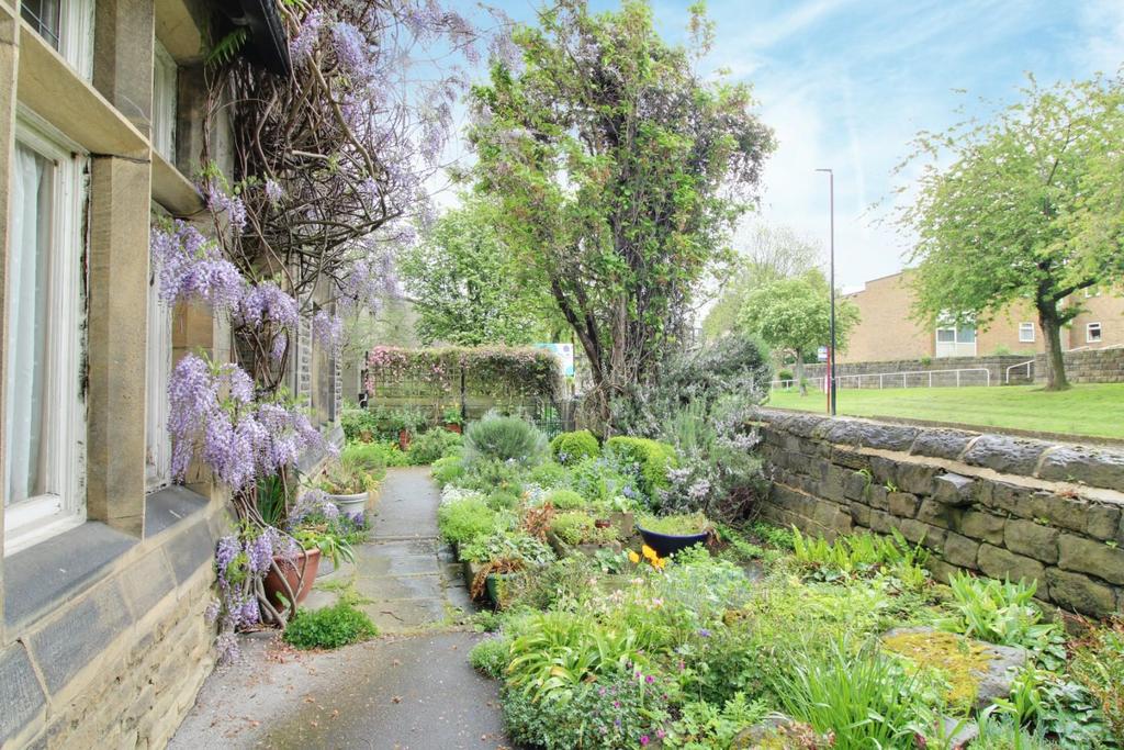 Front Garden (1).jpg