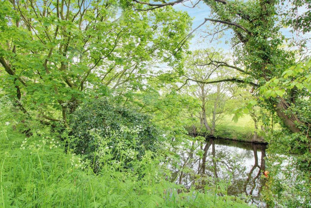 Garden Lower to River (2).jpg