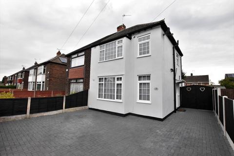 3 bedroom semi-detached house for sale - Warley Road, Scunthorpe