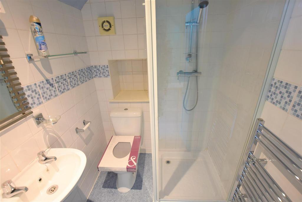 En suite shower room.jpg