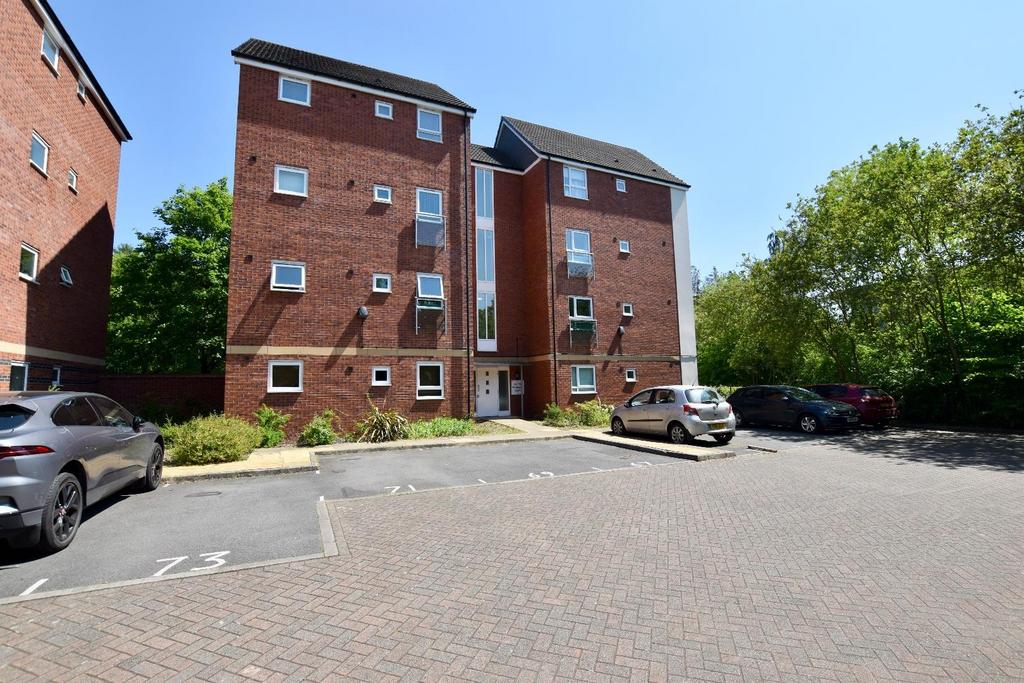 Philmont Court, Bannerbrook Park... 2 bed apartment £145,000