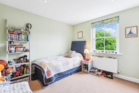 79 Airedale Avenue, London, W4 2NN