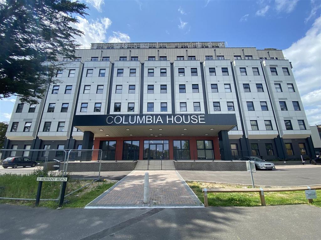 Columbia House, Columbia Drive, Worthing 1 bed flat £1,050 pcm (£242 pw)