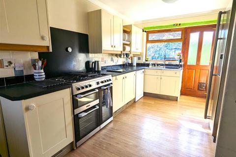 3 bedroom detached bungalow for sale - 18 Cedarwood Drive, Seaview, PO34 5JH