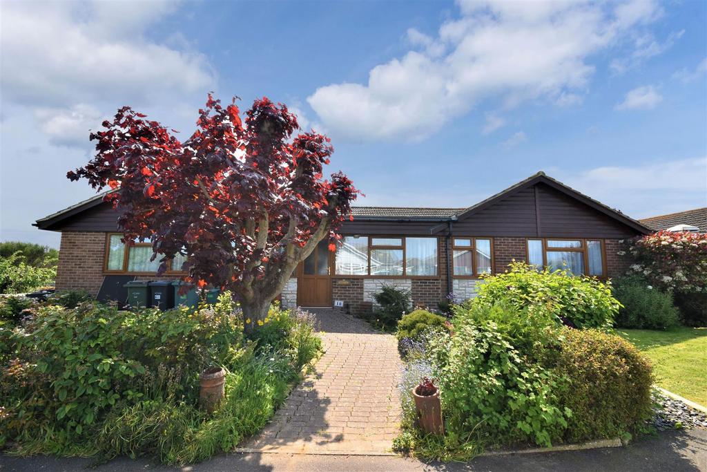 18 Cedarwood Drive, Seaview, PO34 5JH 3 bed detached bungalow for sale