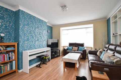 11 Fairlight Close, Bexhill-on-sea, TN40 2PT