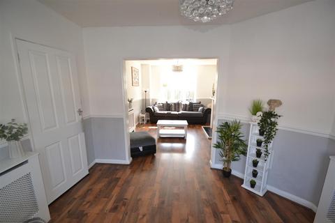 332 Heathway, Dagenham, RM10 8NJ