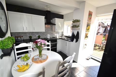 332 Heathway, Dagenham, RM10 8NJ