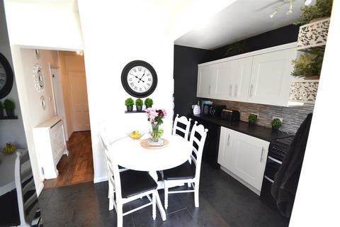 332 Heathway, Dagenham, RM10 8NJ