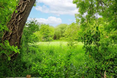 29 The Roses, Woodford Green, IG8 9BN