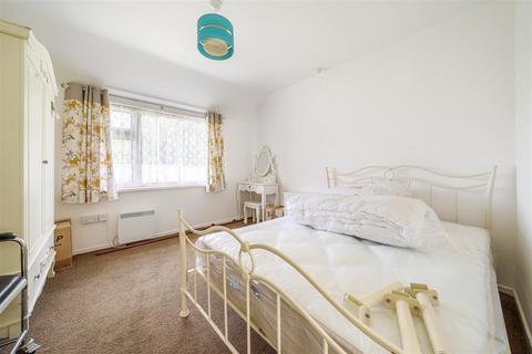 1 Chettles Close, Sharnbrook, Bedford, MK44 1NH