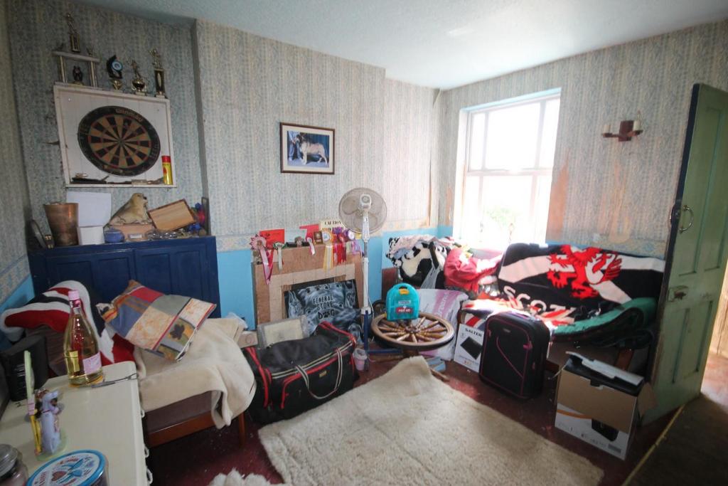 Tinkers Green Road, Wilnecote, Tamworth 3 bed semidetached house £