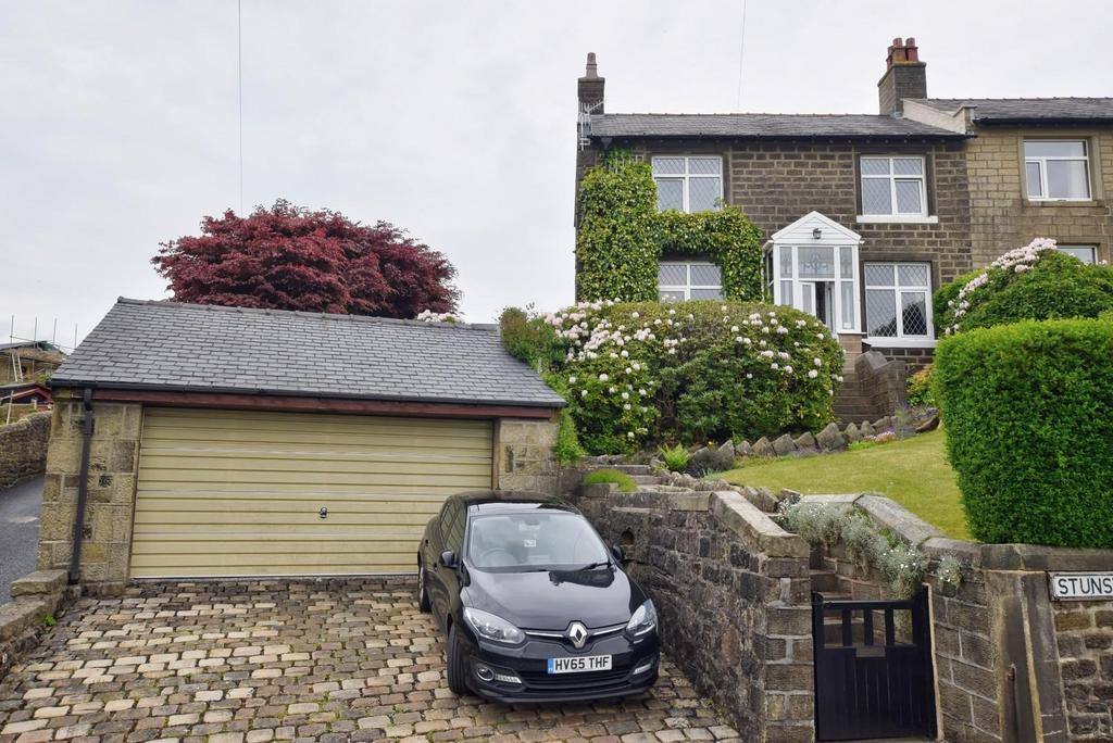 Stunstead Road, Trawden, Colne 3 bed semidetached house for sale £