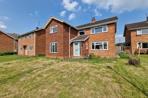 8 Orchard Rise, Tibberton, Gloucester, GL19 3AT