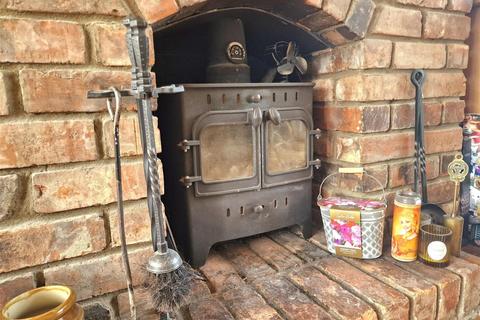 8 Orchard Rise, Tibberton, Gloucester, GL19 3AT