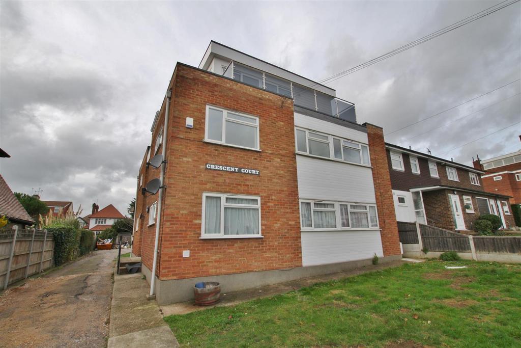 Crescent Road, Leigh On Sea 1 bed flat £820 pcm (£189 pw)