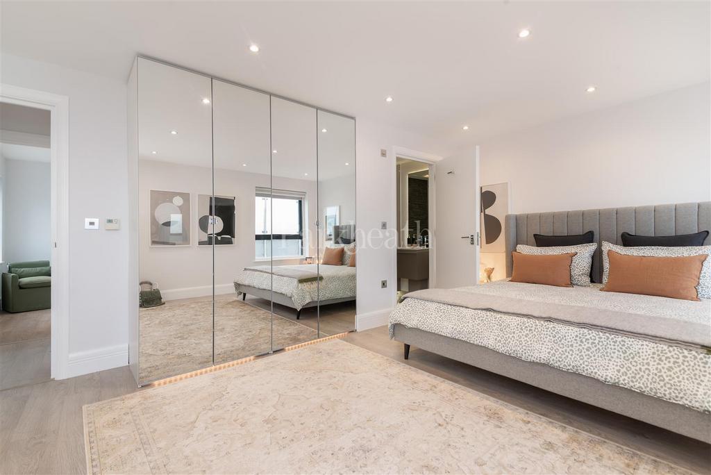 Whittlebury Mews NW1 8 EQ-6.jpg