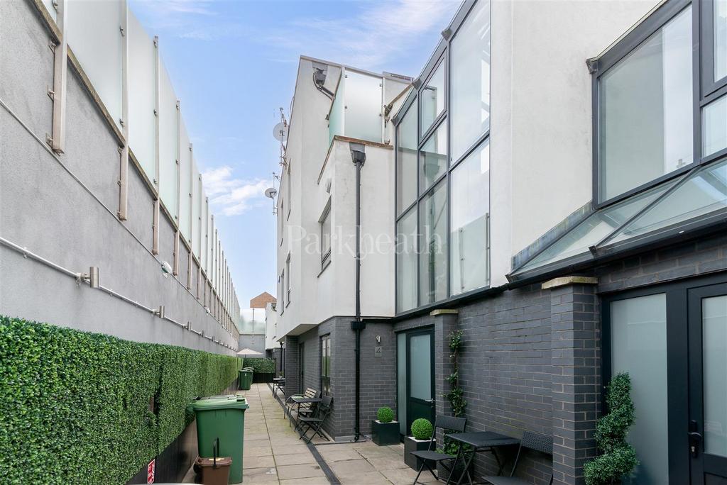 Whittlebury Mews NW1 8 EQ-13.jpg