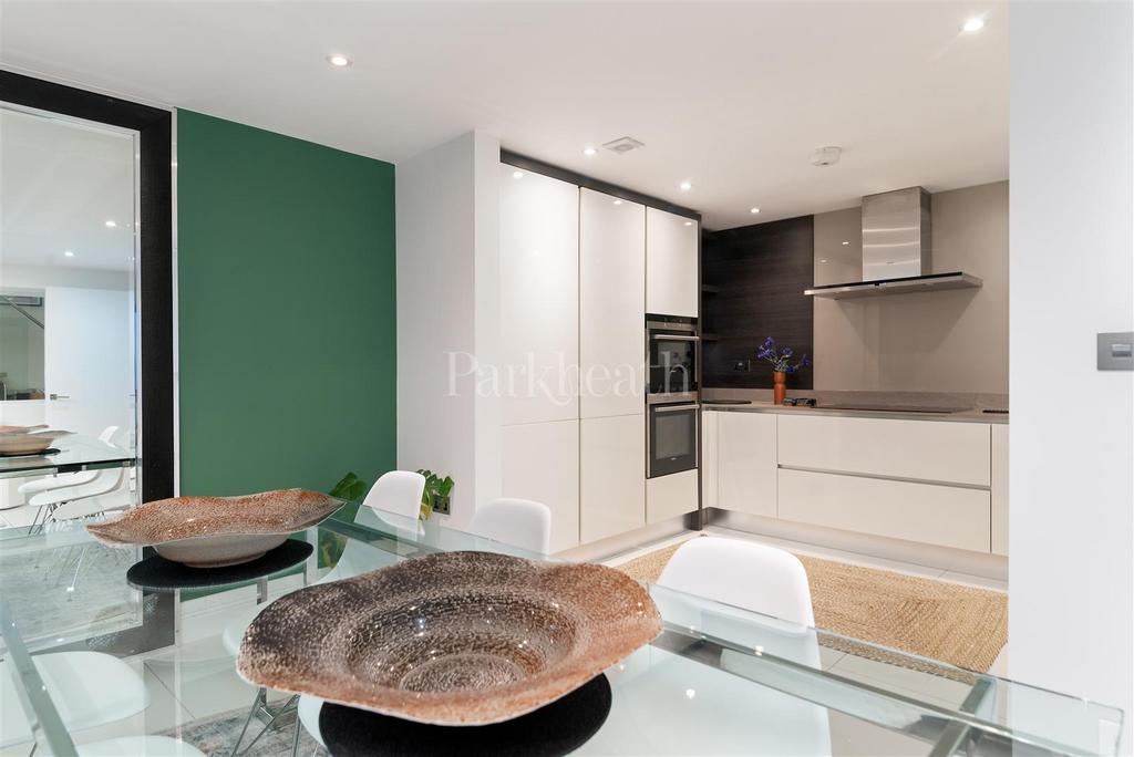 Whittlebury Mews NW1 8 EQ-11.jpg