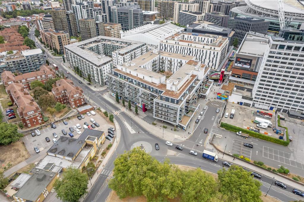 Quadrant Court, Empire Way, Wembley 2 bed flat for sale £435,000