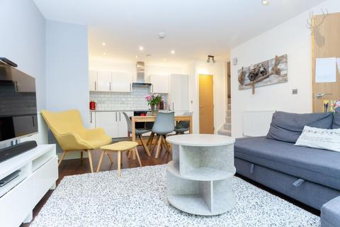 7 Oxley Square, London, E3 3GR