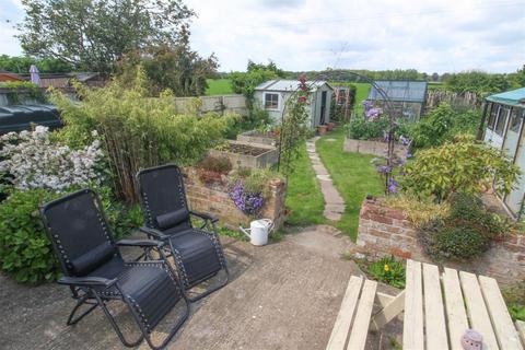 3 bedroom semi-detached house for sale - Catchwater Bank, Revesby, Boston