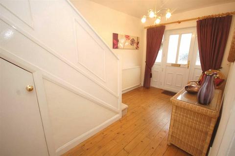 3 bedroom semi-detached house for sale - Crossley Close, Mirfield