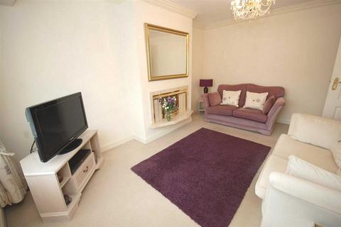 3 bedroom semi-detached house for sale - Crossley Close, Mirfield