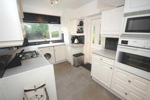 3 bedroom semi-detached house for sale - Crossley Close, Mirfield