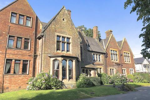 Studio to rent - The Chestnuts, Lymm, WA13 0BG
