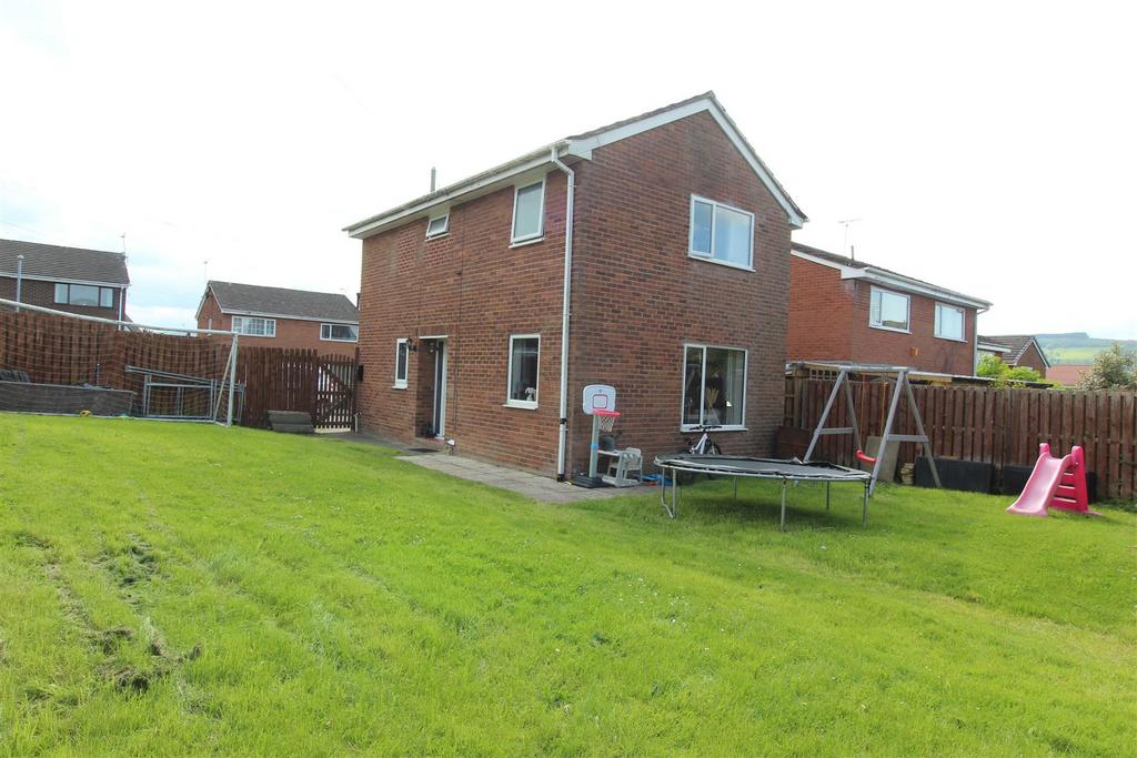 Sycamore Drive, Chirk 4 bed detached house for sale £235,000