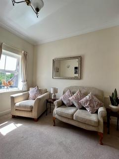 1 bedroom flat for sale - Manor Court, Stamford Bridge