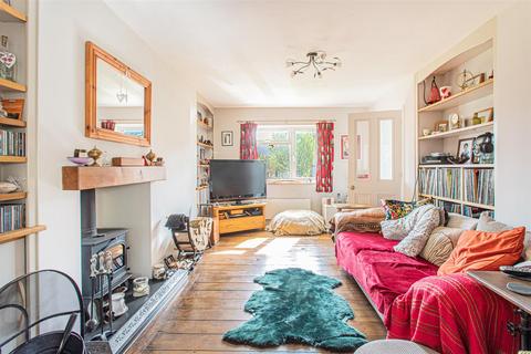 3 bedroom semi-detached house for sale - Velley Hill, Gastard