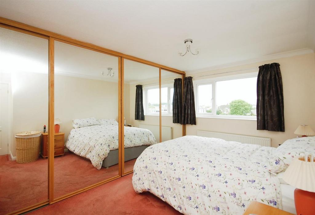 25arrancourt BED1 VIEW2.JPG