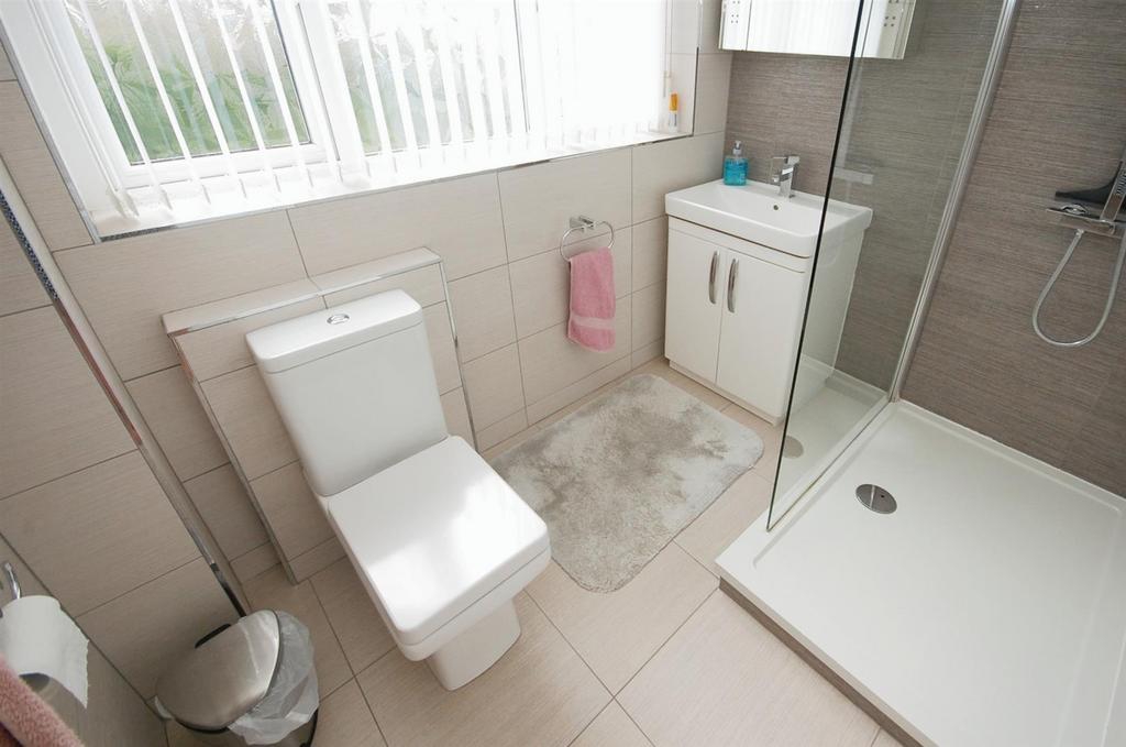 25arrancourt SHOWERROOM.JPG