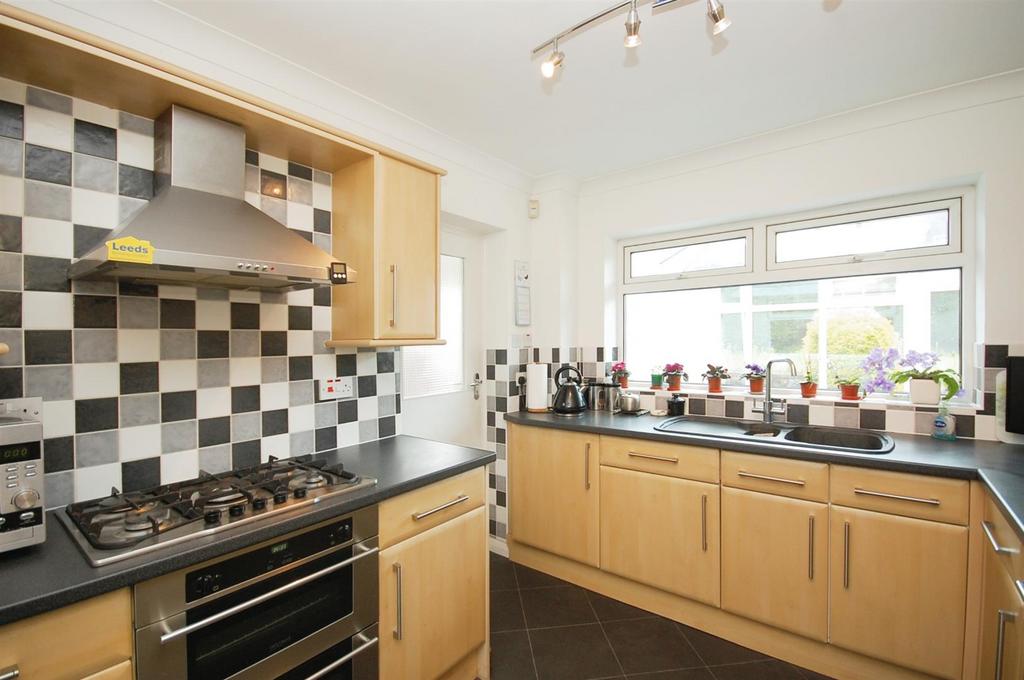25arrancourt KITCHENVIEW2.JPG