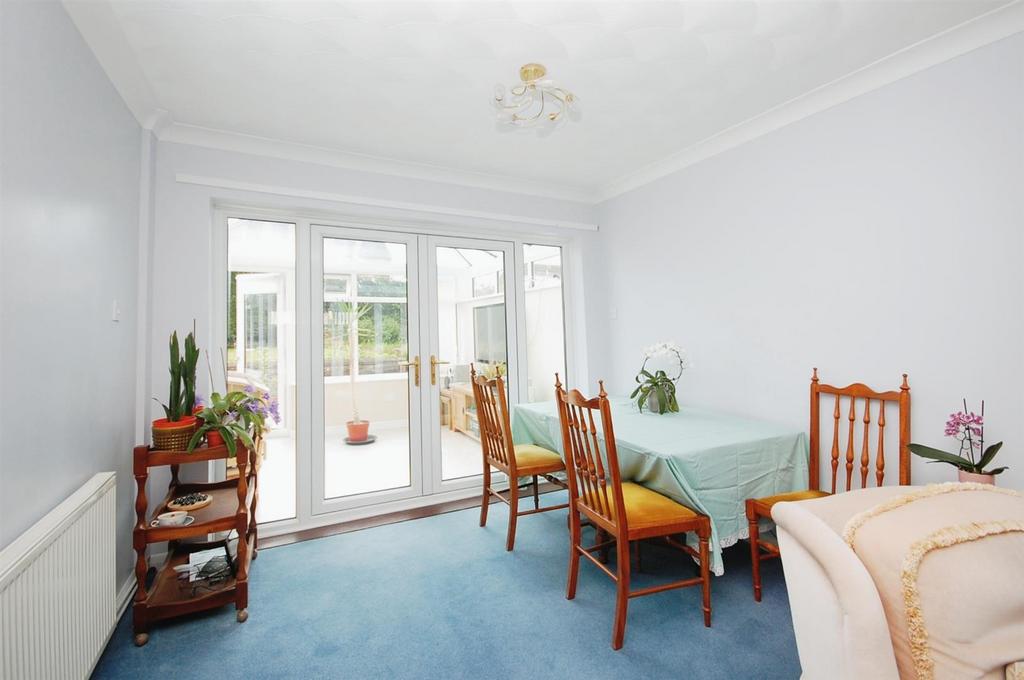25arrancourt LOUNGEDINERVIEW2.JPG