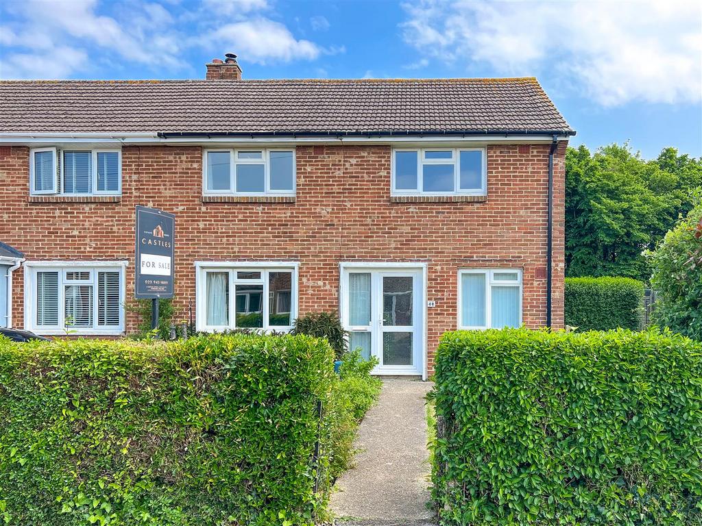 Castle View Road, Portchester 3 bed semidetached house for sale £300,000