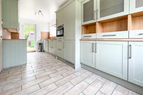48 Castle View Road, Portchester, Fareham, PO16 9LA