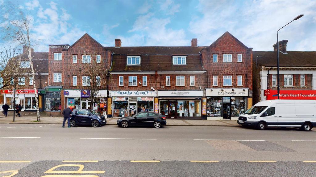 High Street, West Wickham, BR4 0LS 3 bed apartment - £1,650 pcm (£381 pw)