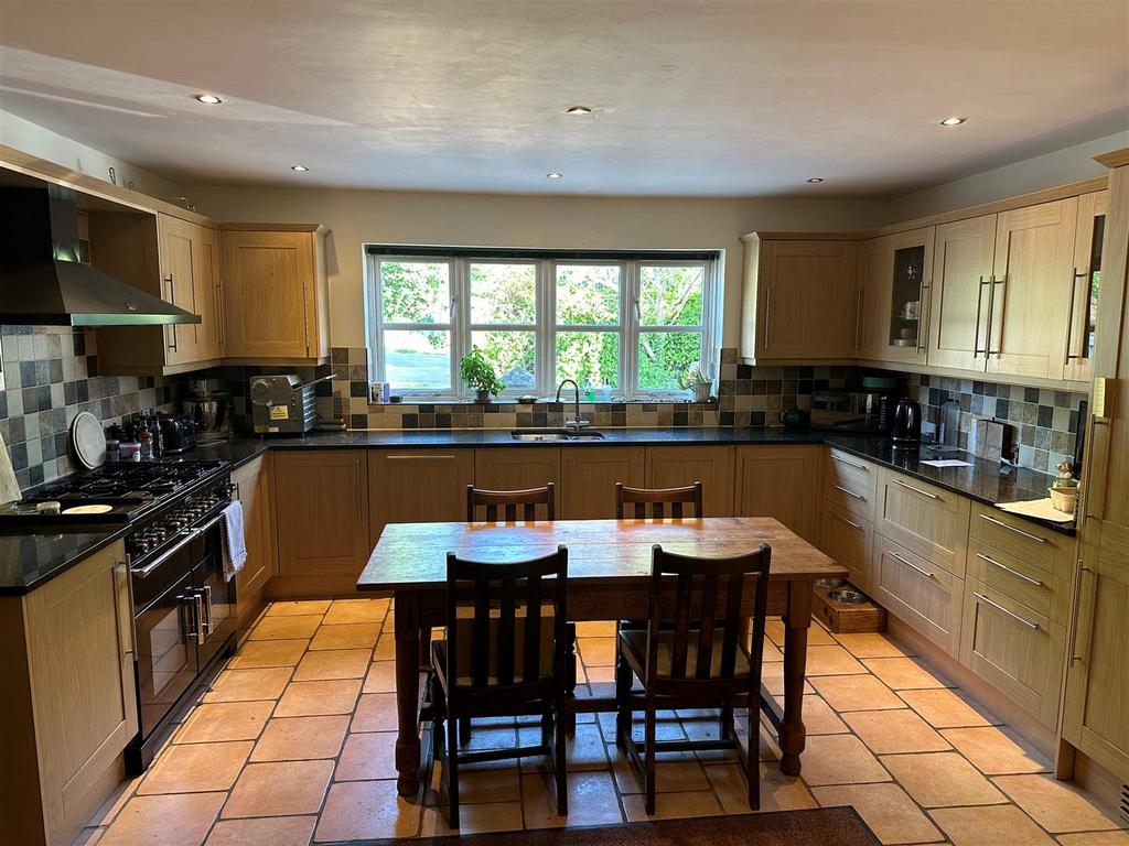 Kitchen wide.jpg