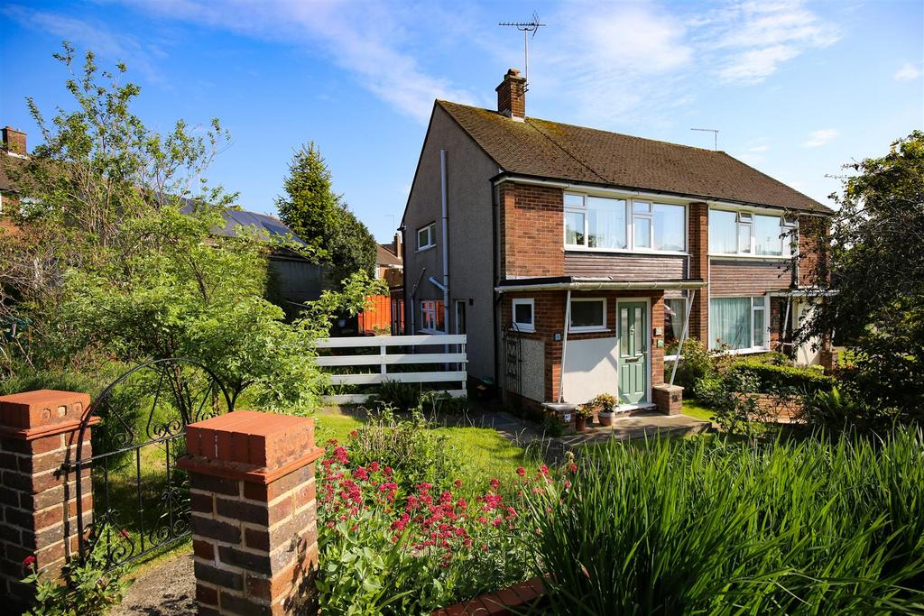 Hall, Borough Green, Sevenoaks 3 bed semidetached house for