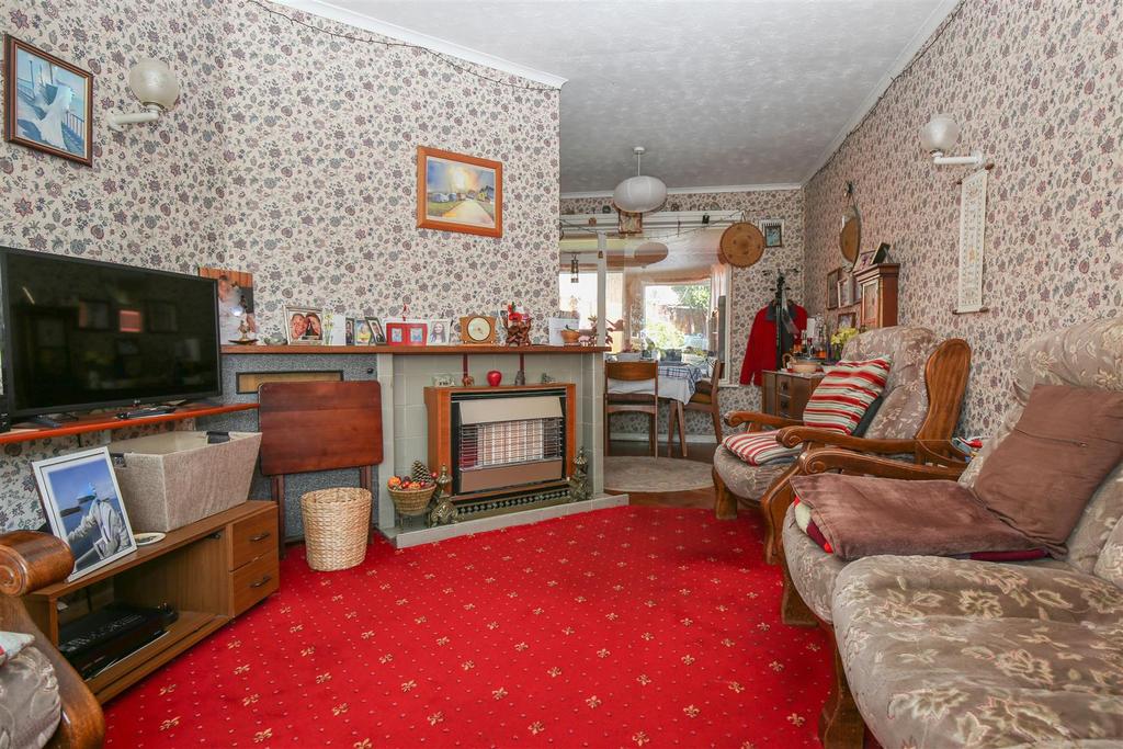 Hall, Borough Green, Sevenoaks 3 bed semidetached house for