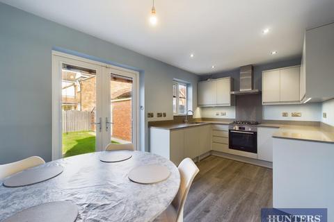 3 bedroom detached house for sale - Badminton Close, Bridlington
