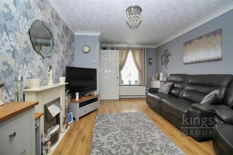 62 Albert Gardens, Church Langley, Harlow, CM17 9QG