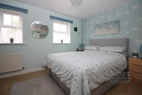 62 Albert Gardens, Church Langley, Harlow, CM17 9QG