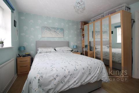 62 Albert Gardens, Church Langley, Harlow, CM17 9QG