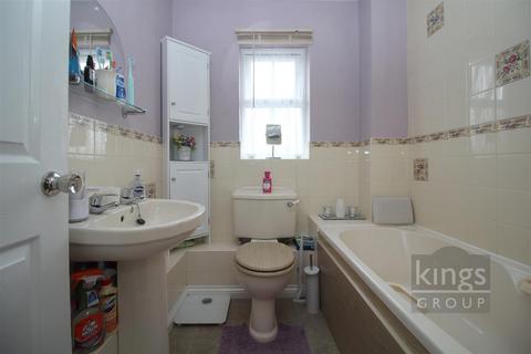 62 Albert Gardens, Church Langley, Harlow, CM17 9QG
