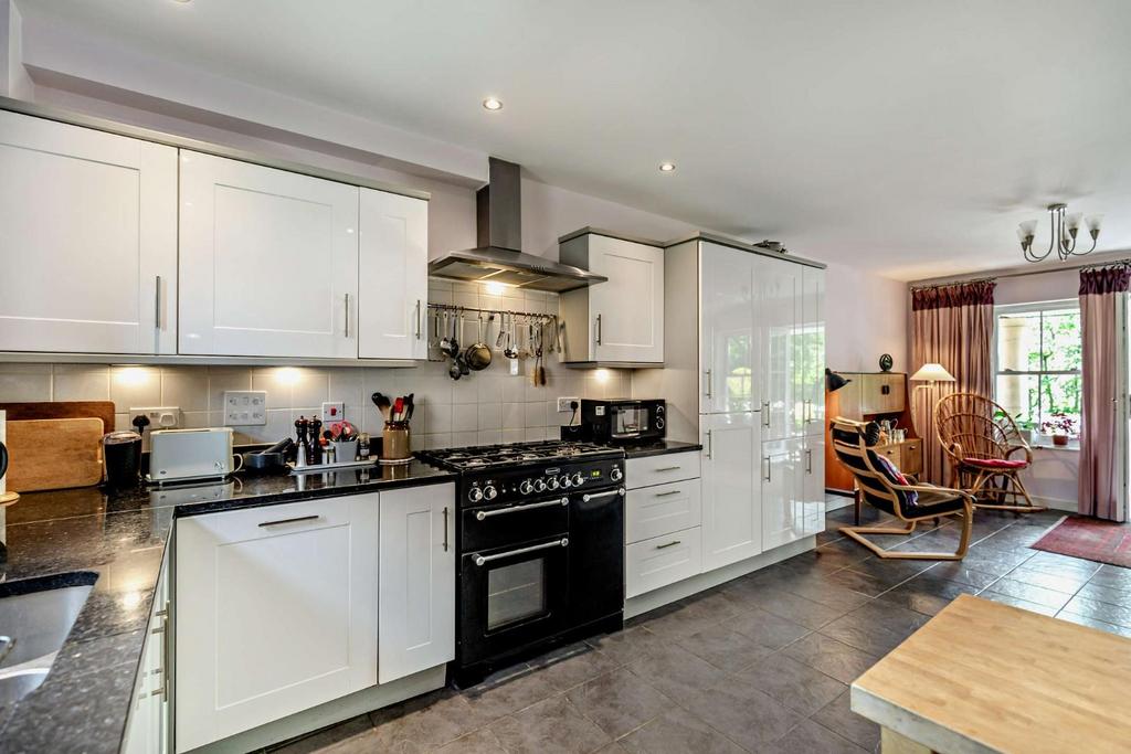 8554556-interior16-800.jpg