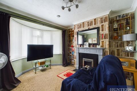 3 bedroom semi-detached house for sale - St. Martins Grove, Bridlington